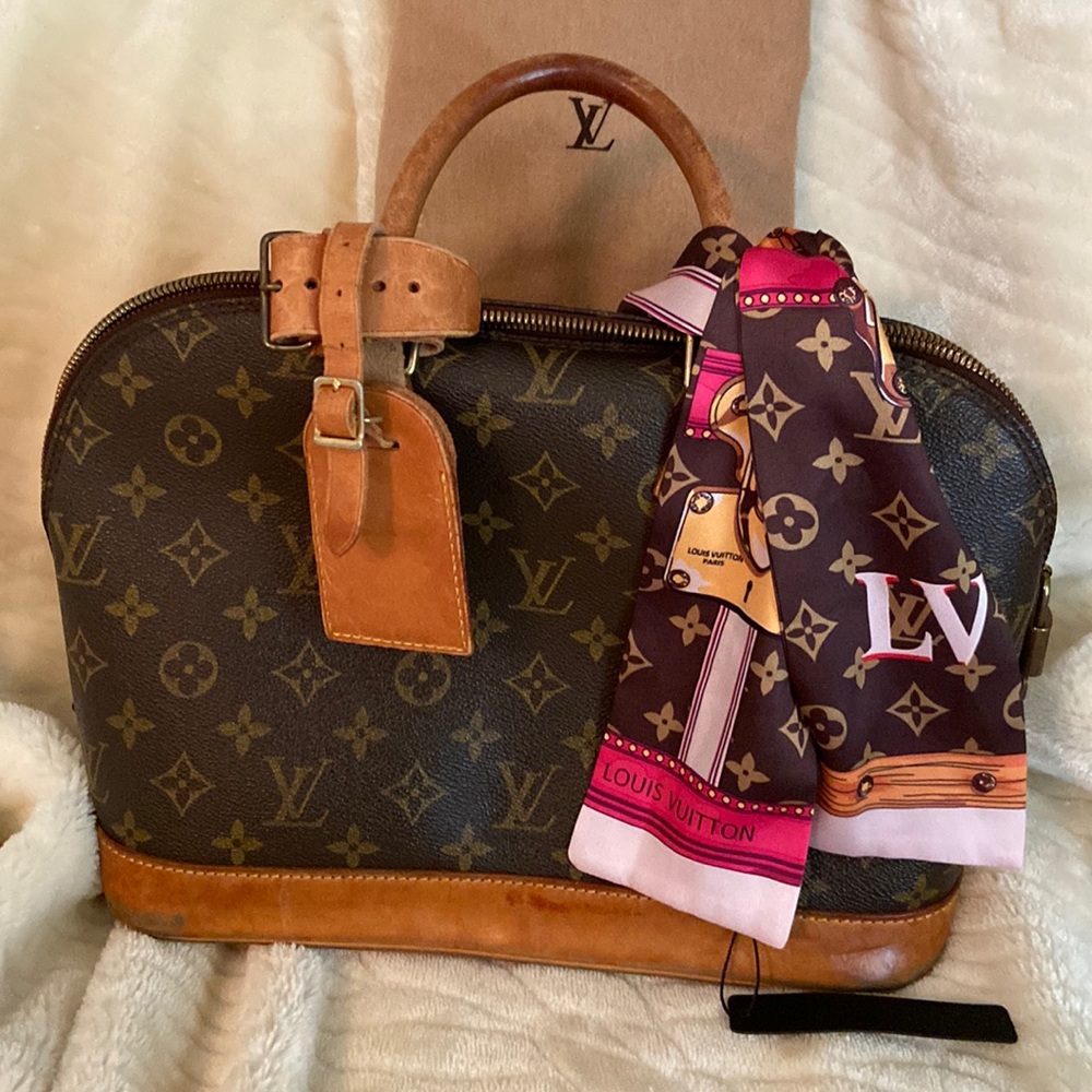 Louis Vuitton Alma PM with Accessories